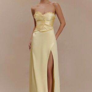 Elegant Strapless Yellow Dress